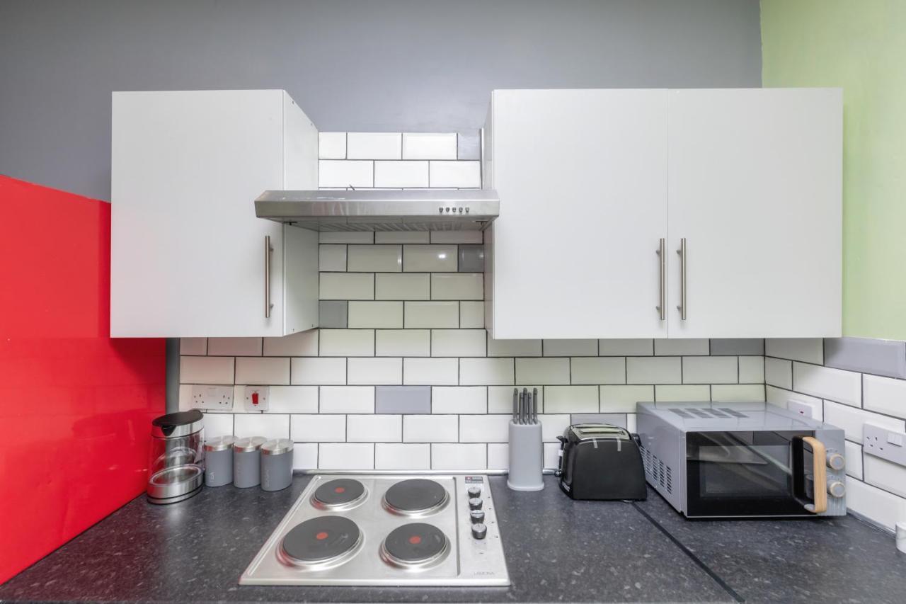 Stockton Town Centre Studio Apartments Free Parking And Wi-Fi エクステリア 写真