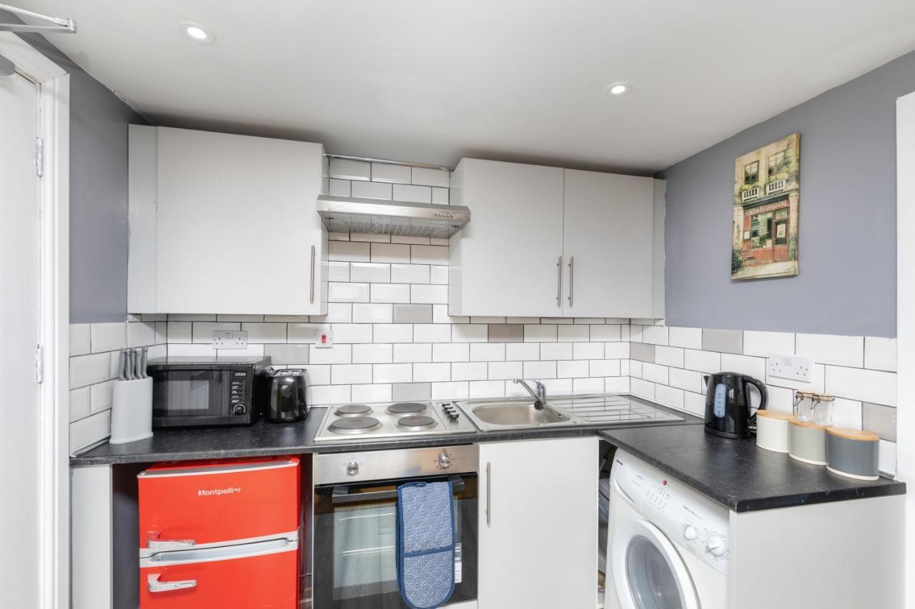 Stockton Town Centre Studio Apartments Free Parking And Wi-Fi エクステリア 写真