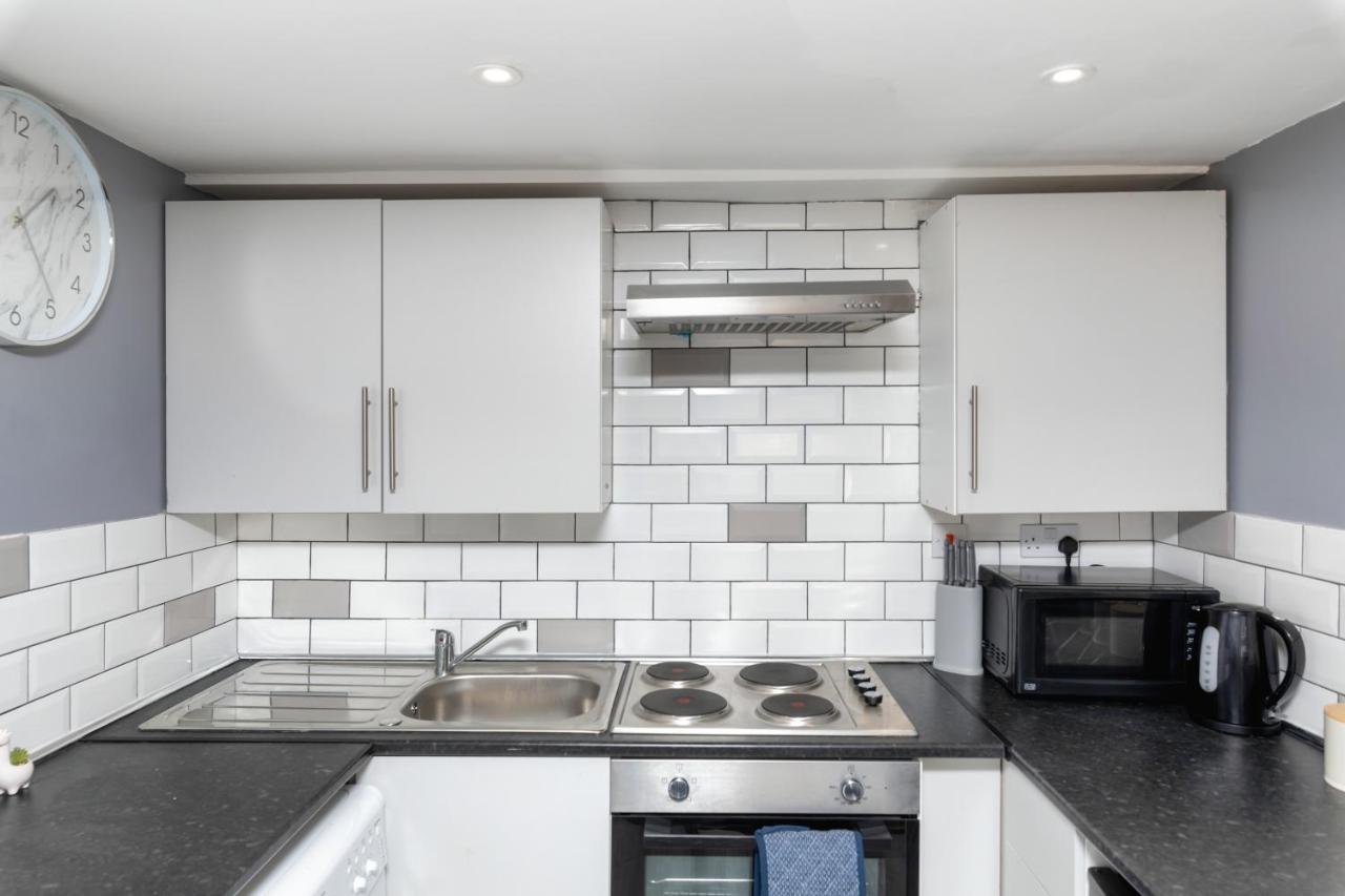 Stockton Town Centre Studio Apartments Free Parking And Wi-Fi エクステリア 写真
