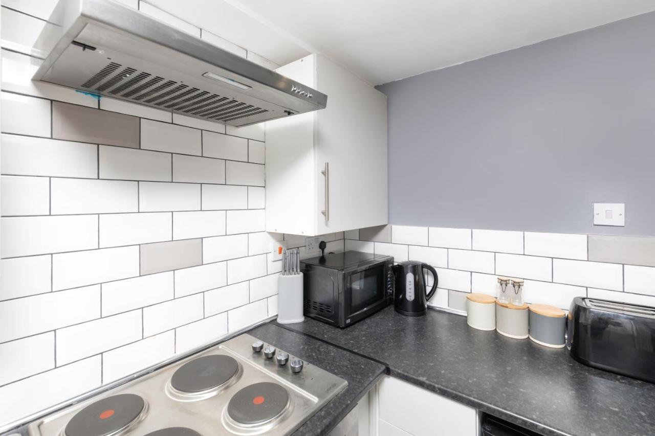 Stockton Town Centre Studio Apartments Free Parking And Wi-Fi エクステリア 写真