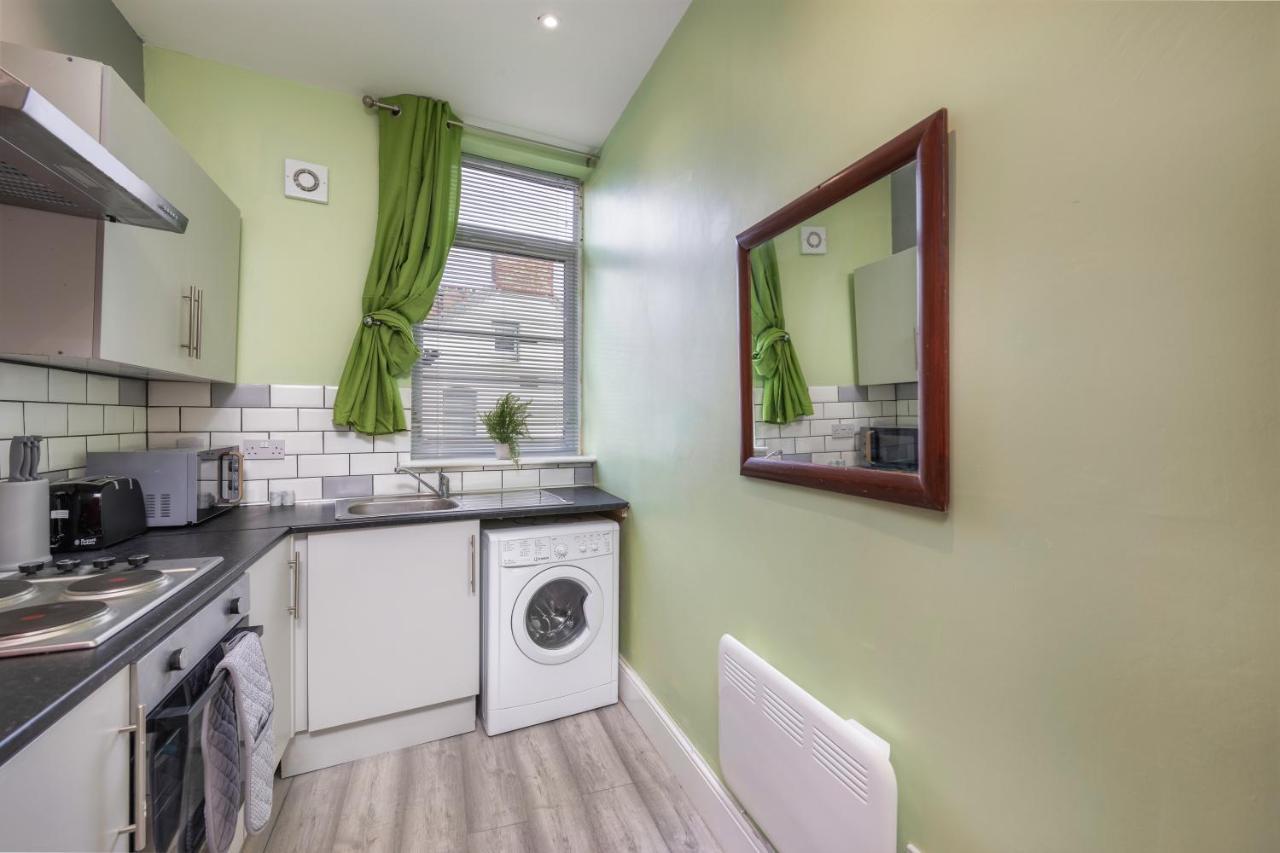 Stockton Town Centre Studio Apartments Free Parking And Wi-Fi エクステリア 写真