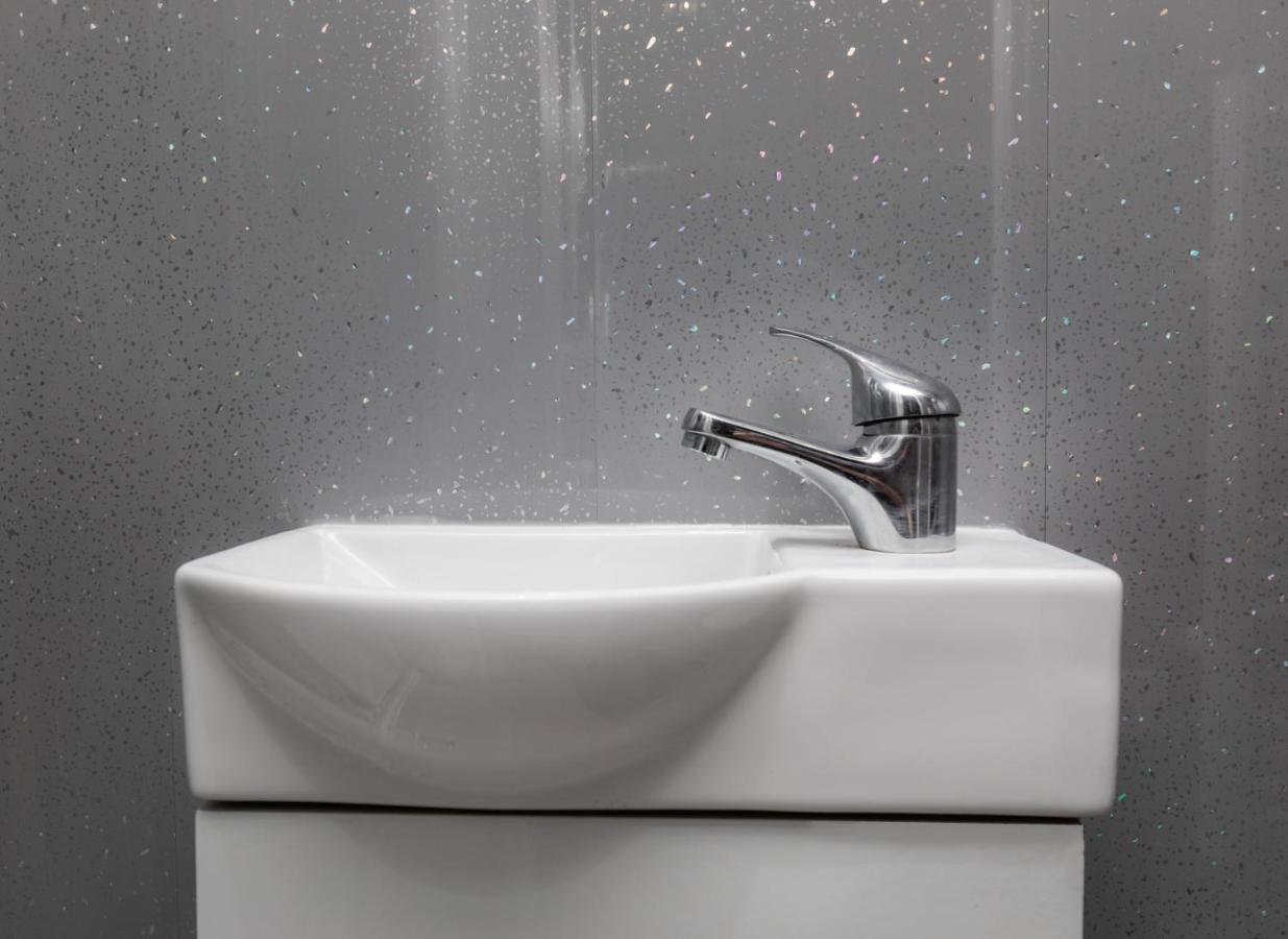 Stockton Town Centre Studio Apartments Free Parking And Wi-Fi エクステリア 写真
