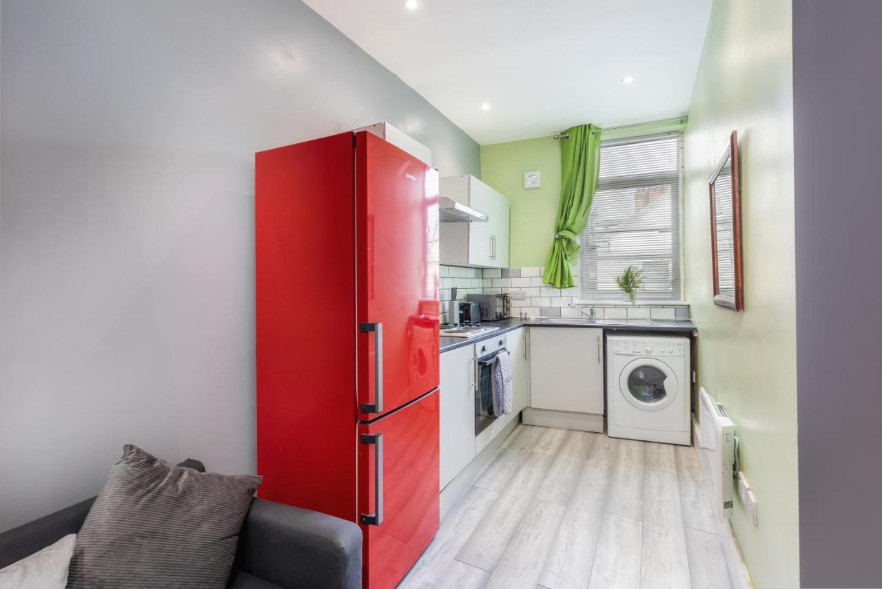 Stockton Town Centre Studio Apartments Free Parking And Wi-Fi エクステリア 写真