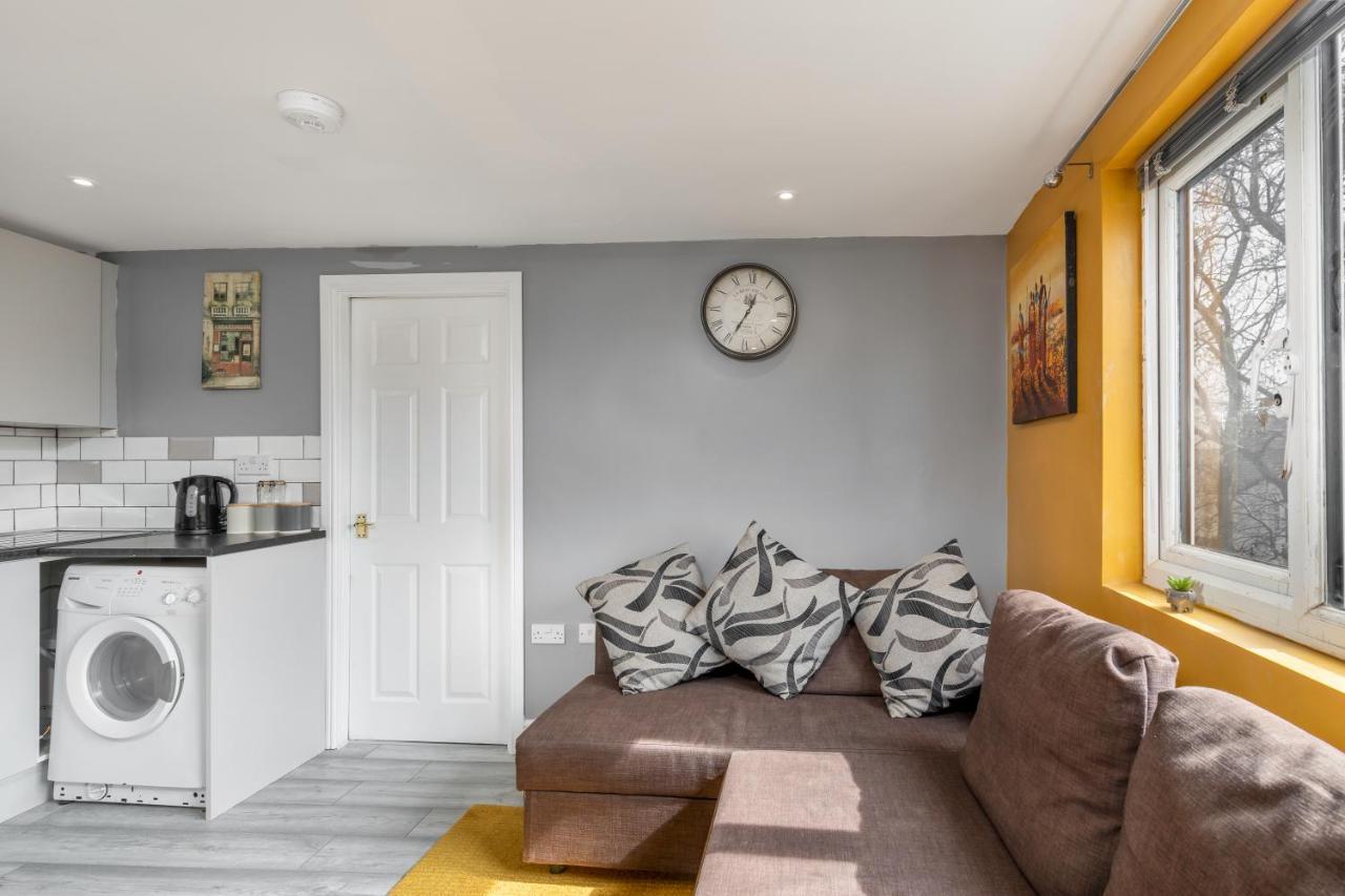 Stockton Town Centre Studio Apartments Free Parking And Wi-Fi エクステリア 写真