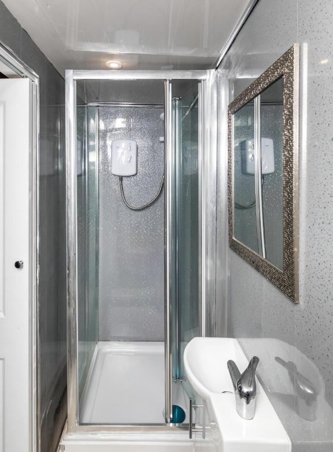 Stockton Town Centre Studio Apartments Free Parking And Wi-Fi エクステリア 写真