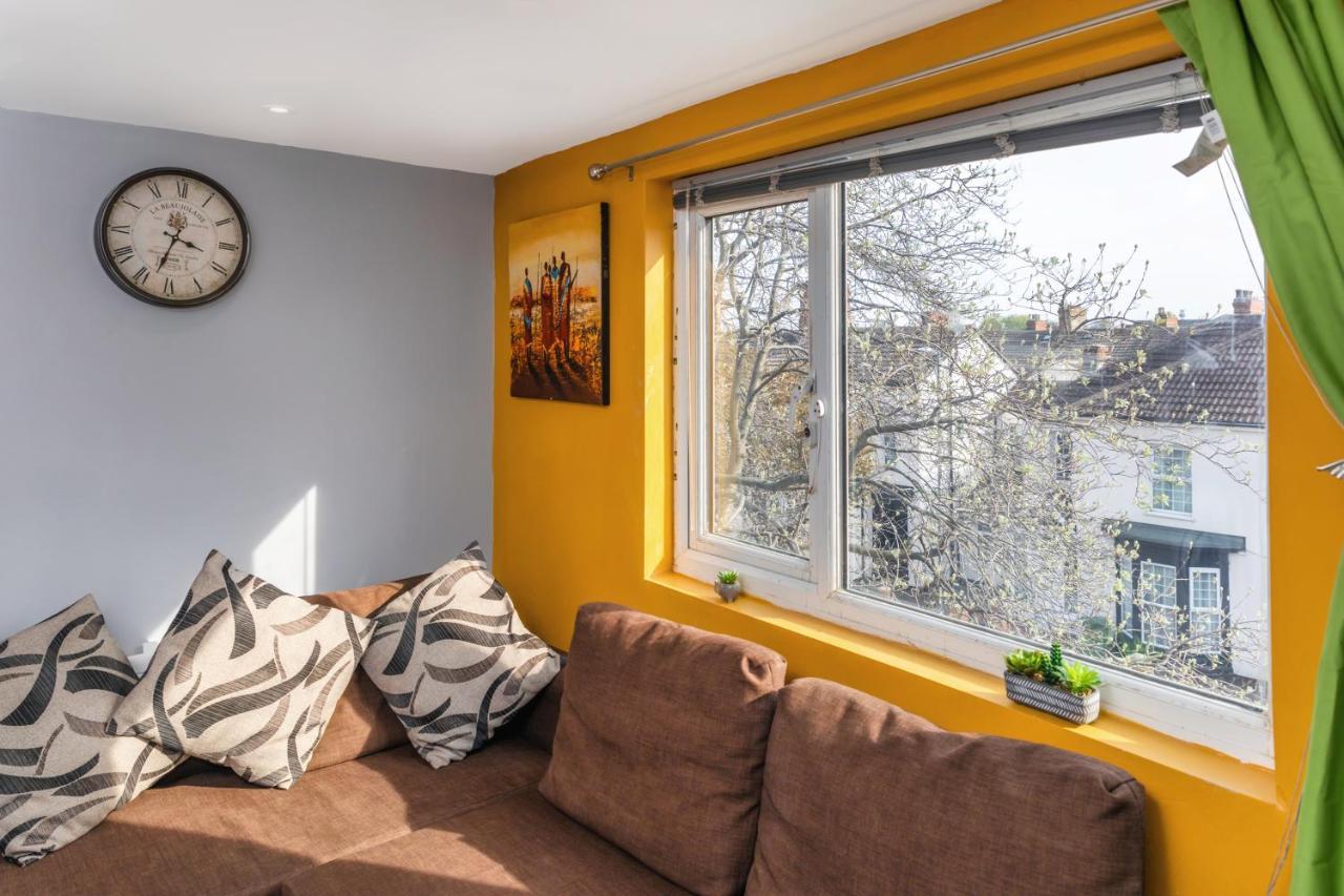 Stockton Town Centre Studio Apartments Free Parking And Wi-Fi エクステリア 写真